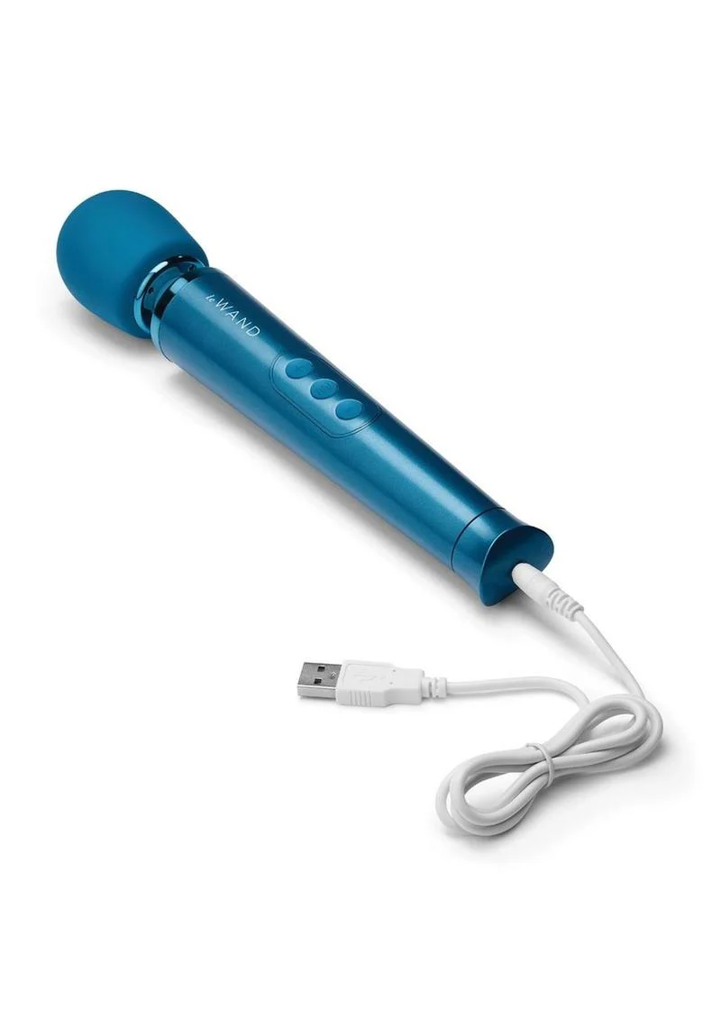 Le Wand Petite Rechargeable Silicone Vibrating Massager - Image 13