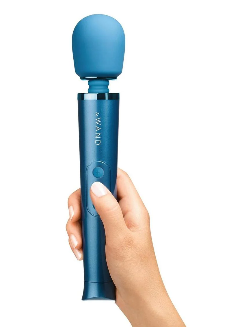 Le Wand Petite Rechargeable Silicone Vibrating Massager - Image 14