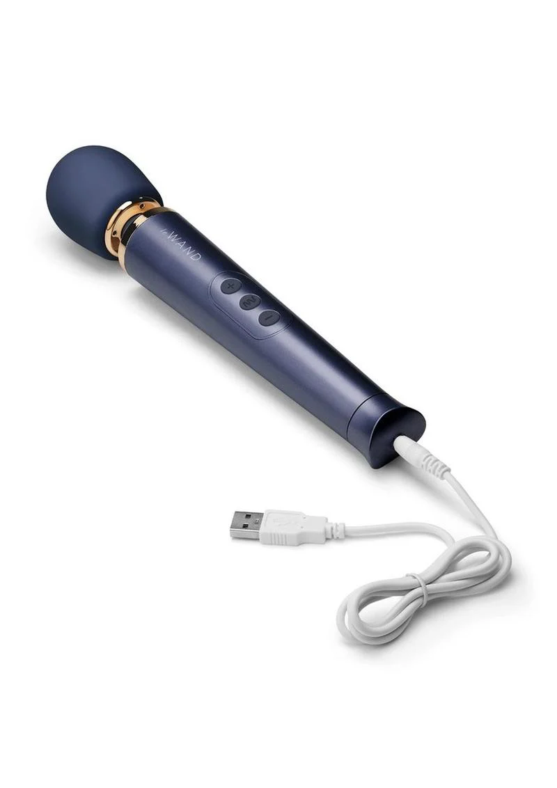 Le Wand Petite Rechargeable Silicone Vibrating Massager - Image 7