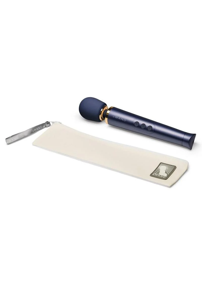 Le Wand Petite Rechargeable Silicone Vibrating Massager - Image 9