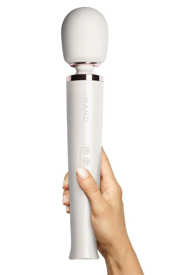 Le Wand Rechargeable Premium Silicone Massager - Image 2