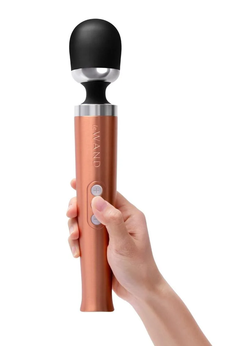 leWAND Die Cast Rechargeable Vibrating Massager - Image 5